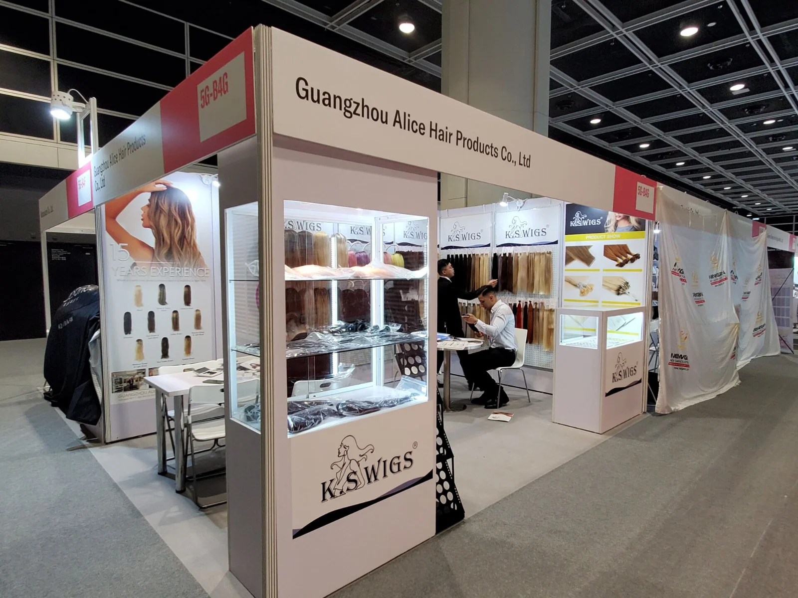 KS at the beauty exhibition in Hong Kong, 2019 — photograph 1