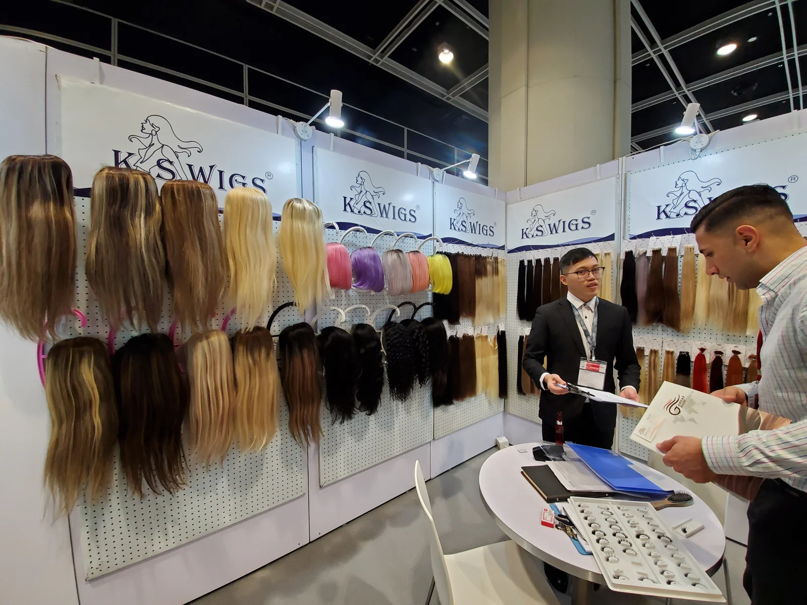 KS at the beauty exhibition in Hong Kong, 2019 — photograph 2